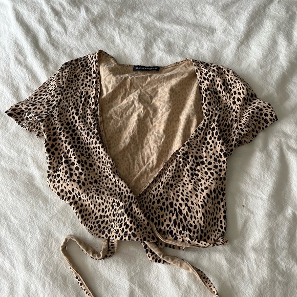 Brandy Melville leopard print wrap top - Picture 1 of 2